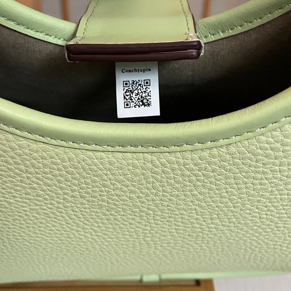 Coachtopia Ergo Lime Green Shoulder Bag NWT - Picture 14 of 17